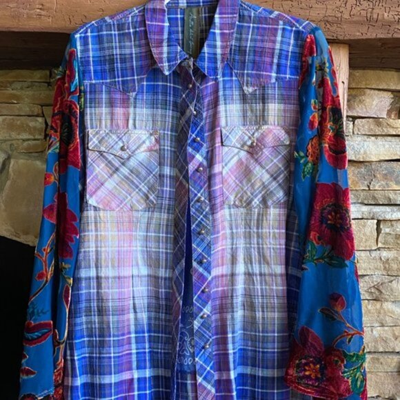 Illona Bell Sleeve Top by Aratta - Picture 1 of 6